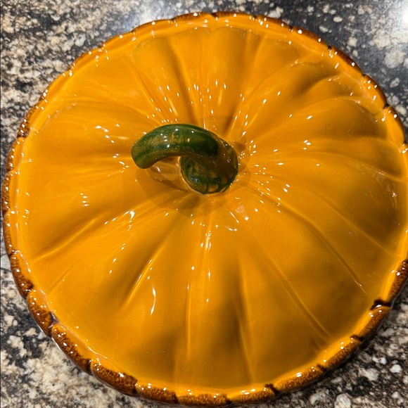 Pumpkin-Shaped Ceramic Serveware with Lid - Picture 7 of 9